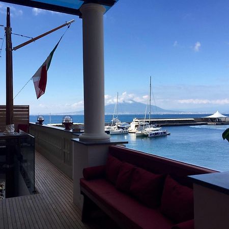 Yacht Club Capo Cervo Suites B&B 소렌토 외부 사진