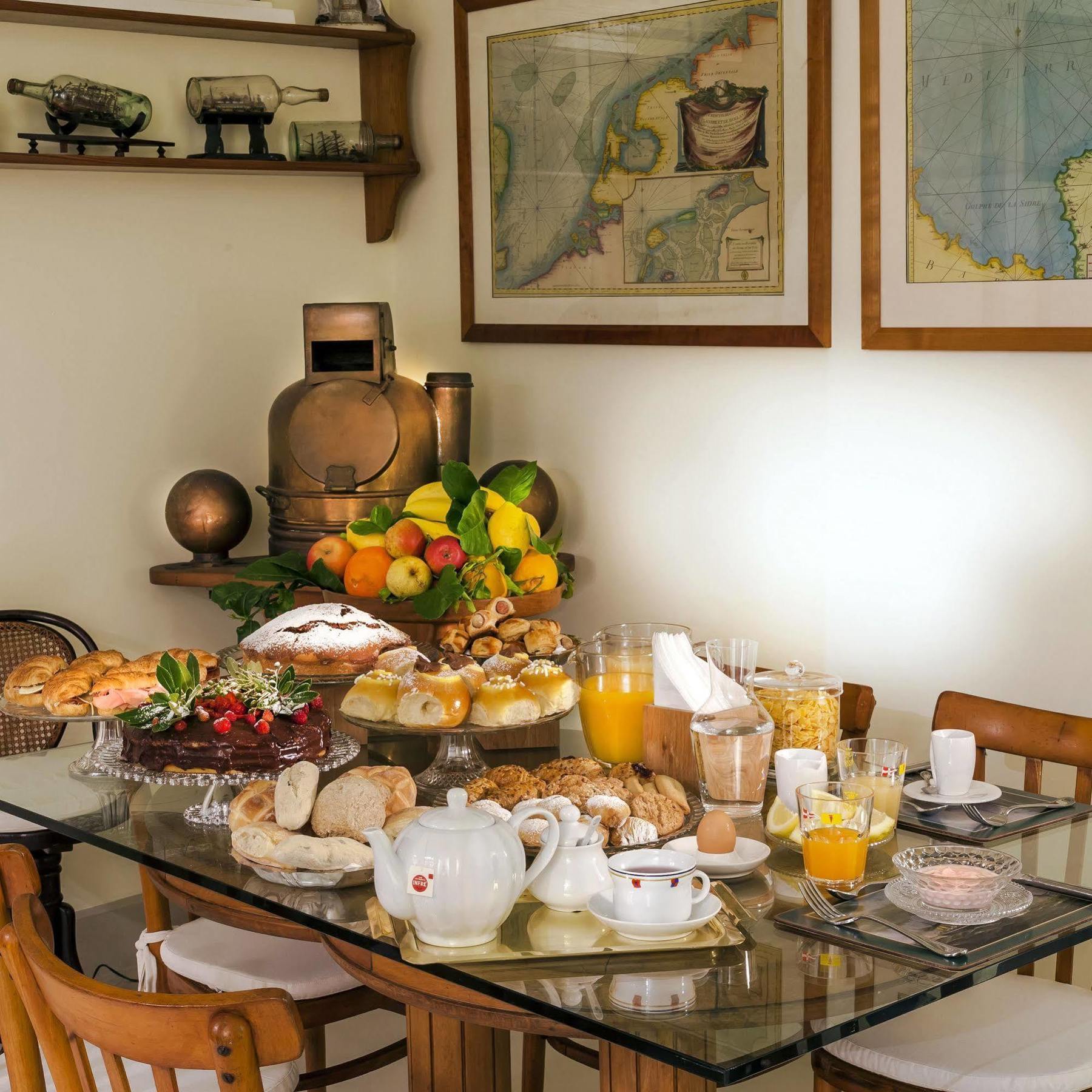 Yacht Club Capo Cervo Suites B&B 소렌토 외부 사진