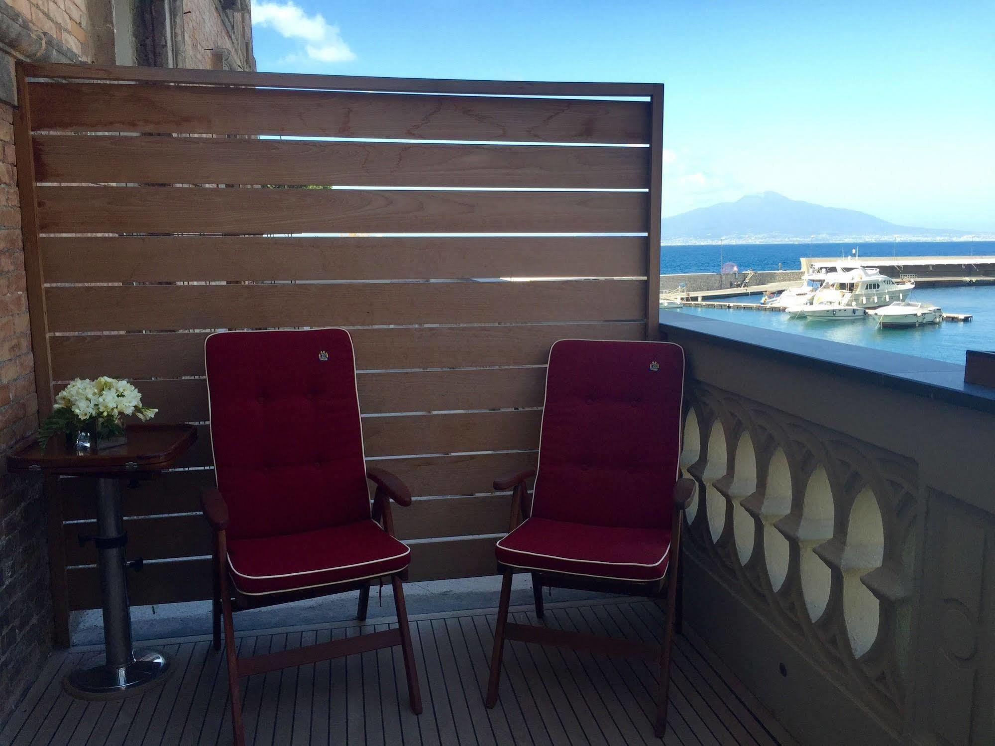 Yacht Club Capo Cervo Suites B&B 소렌토 외부 사진
