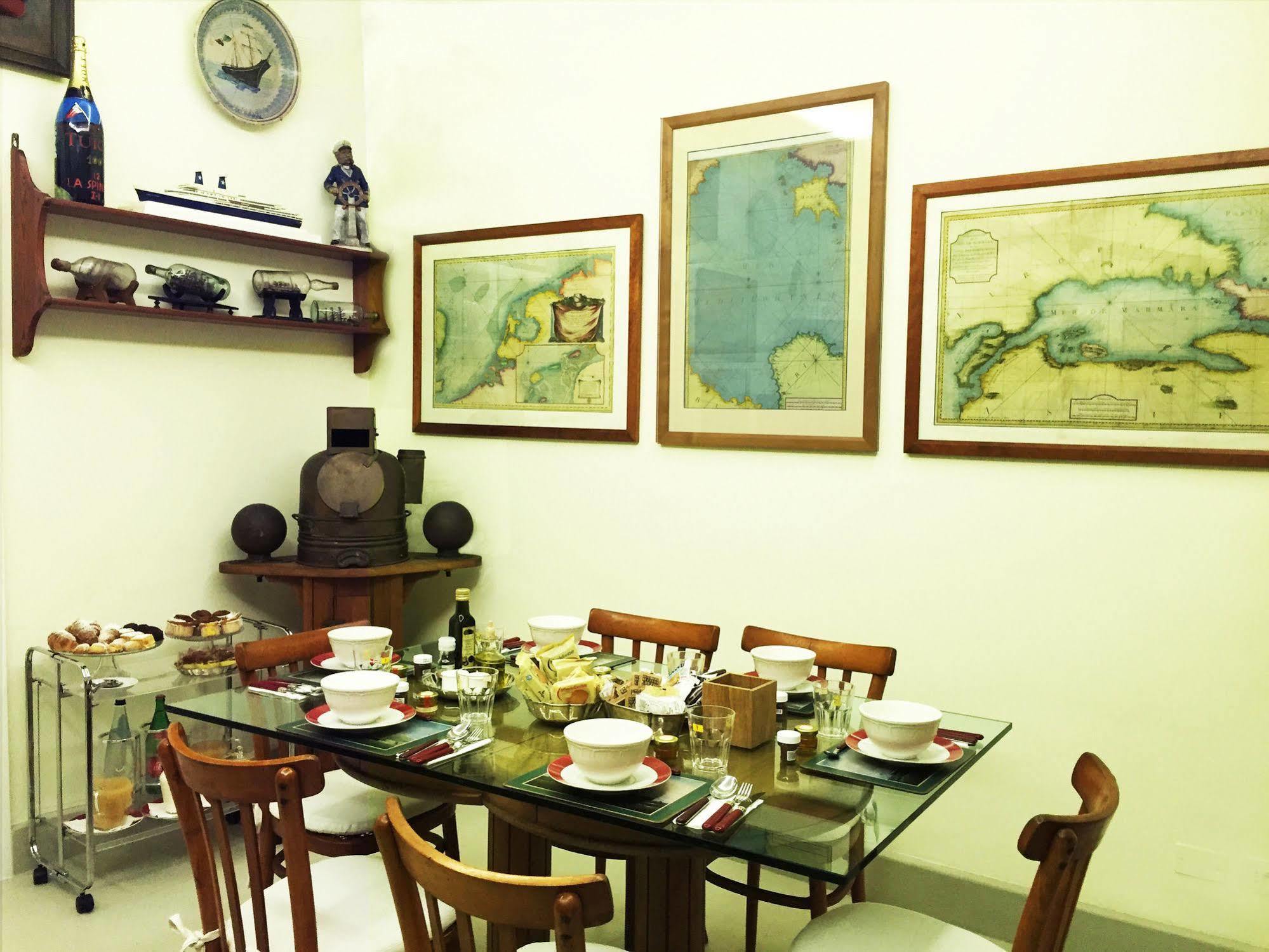 Yacht Club Capo Cervo Suites B&B 소렌토 외부 사진